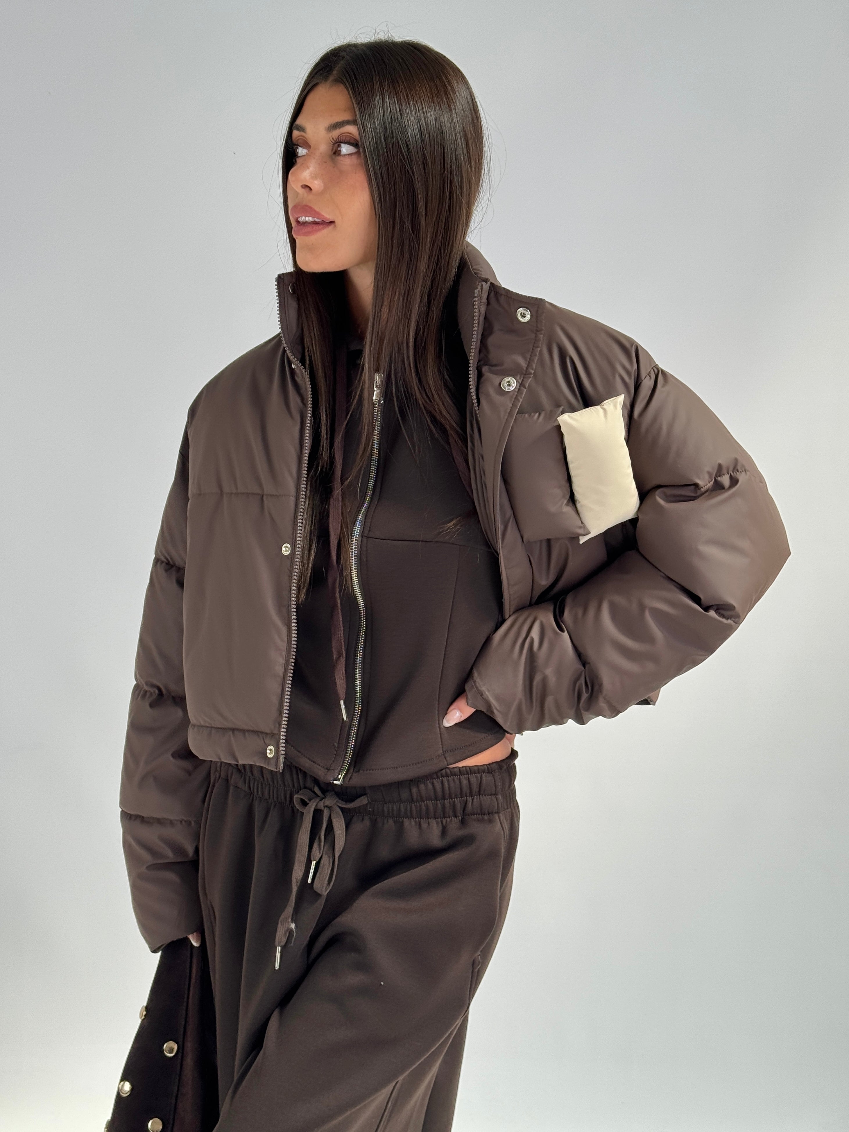 Piumino crop marrone