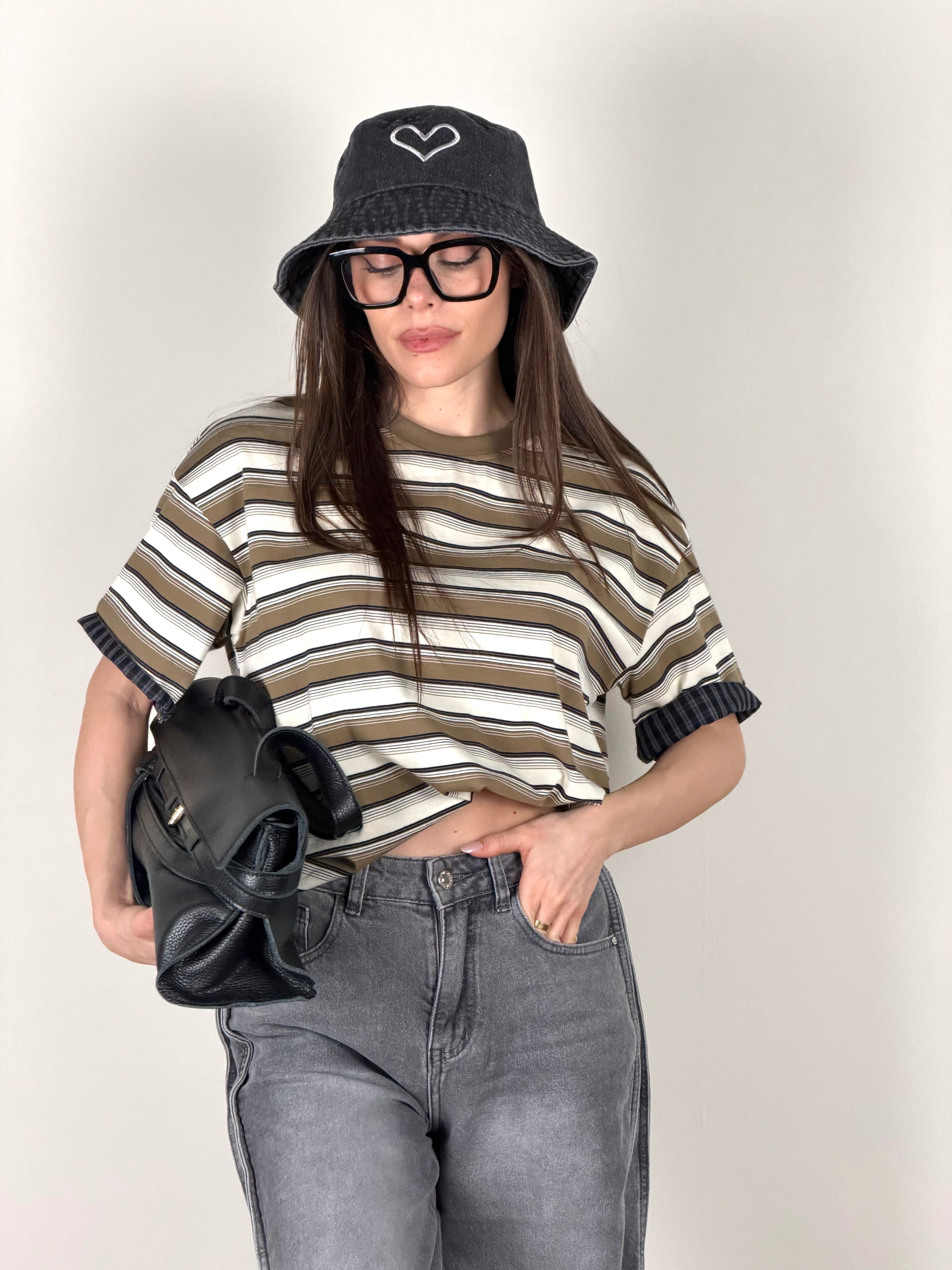 T-shirt rubacuori fango