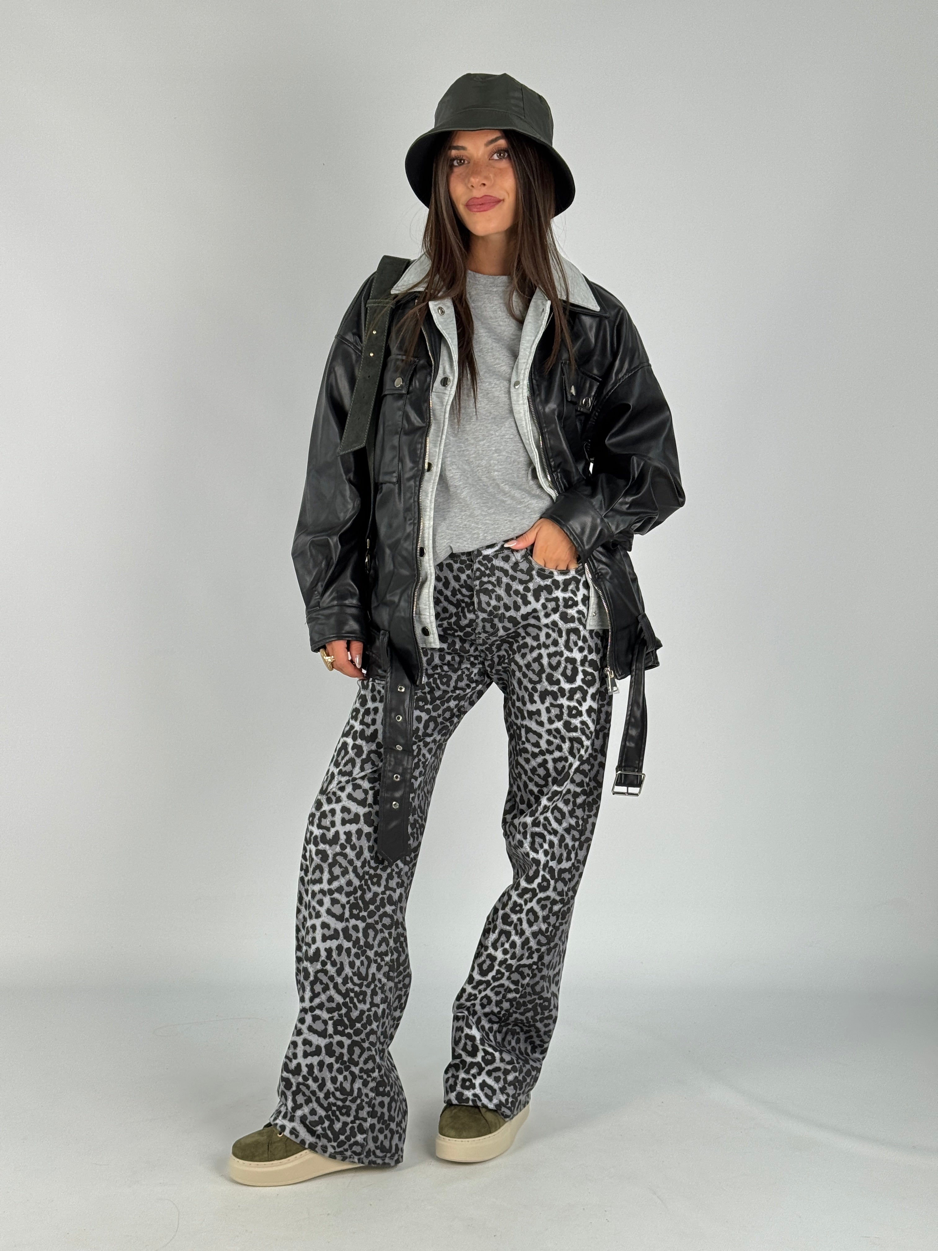 Giubbino ecopelle e felpa