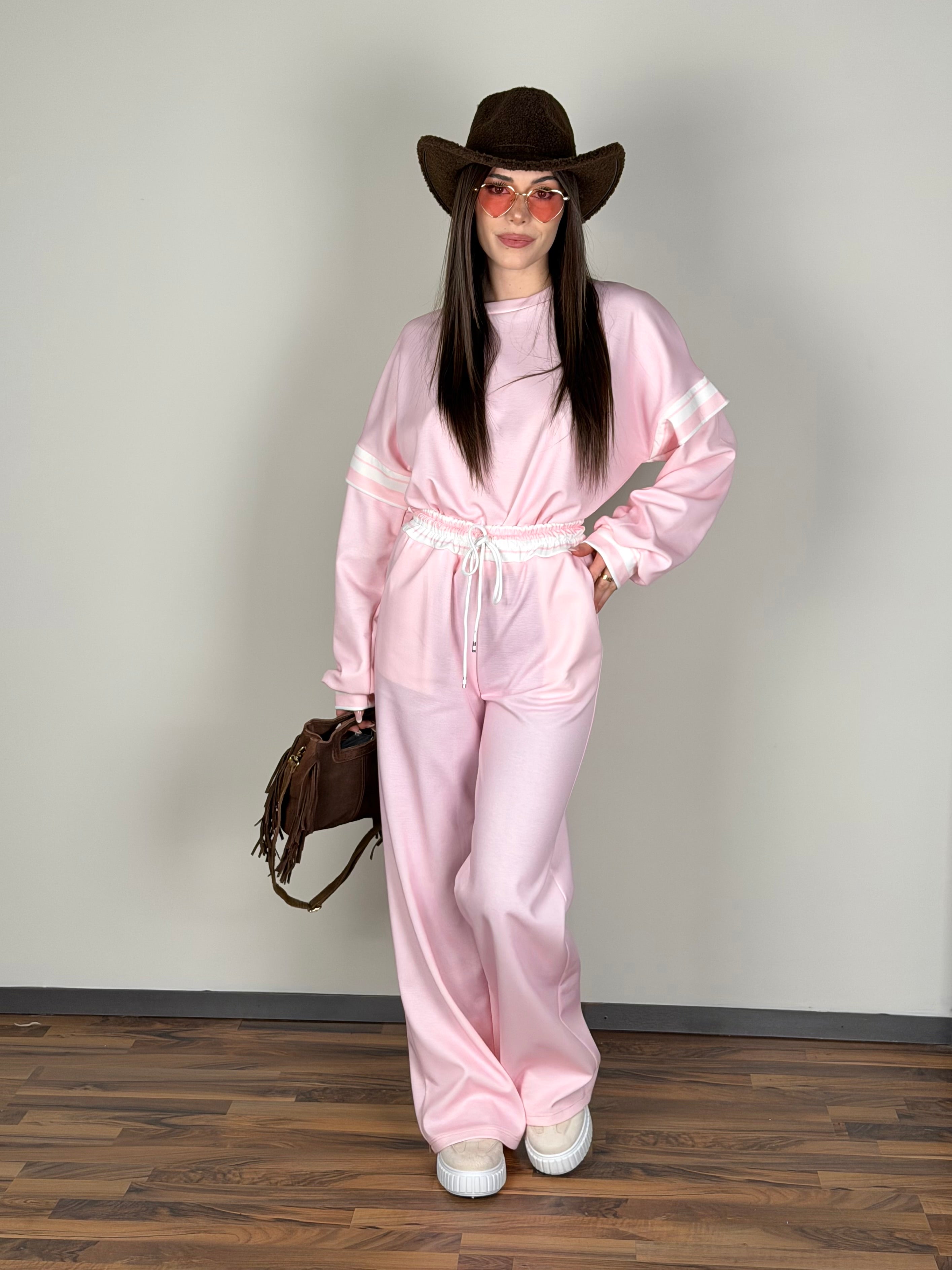 Tuta sportiva adi rosa