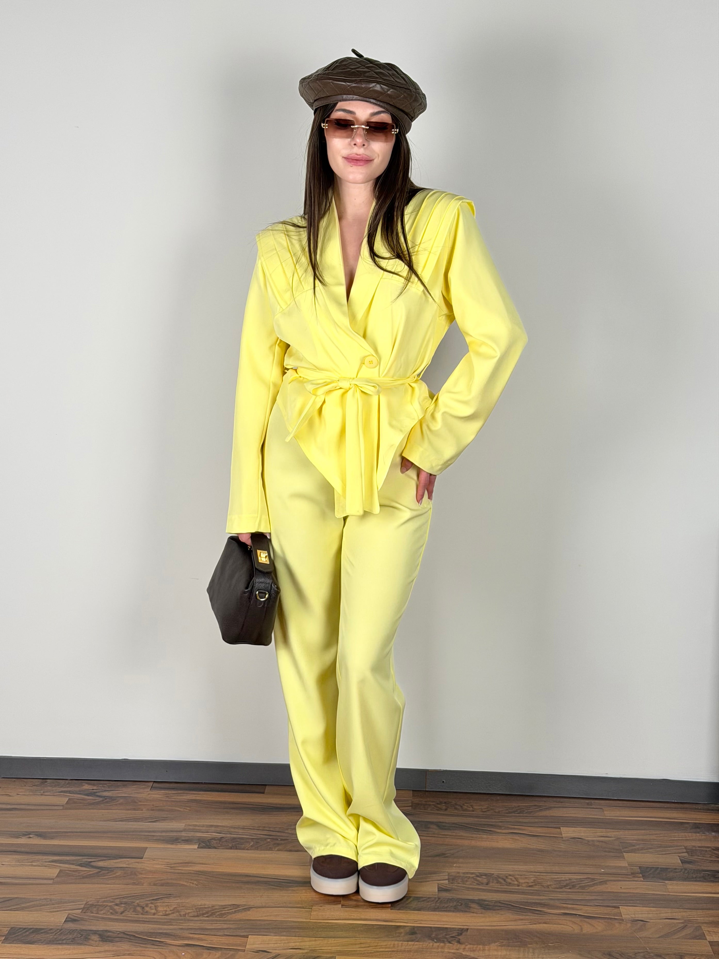 Completo Anya giallo