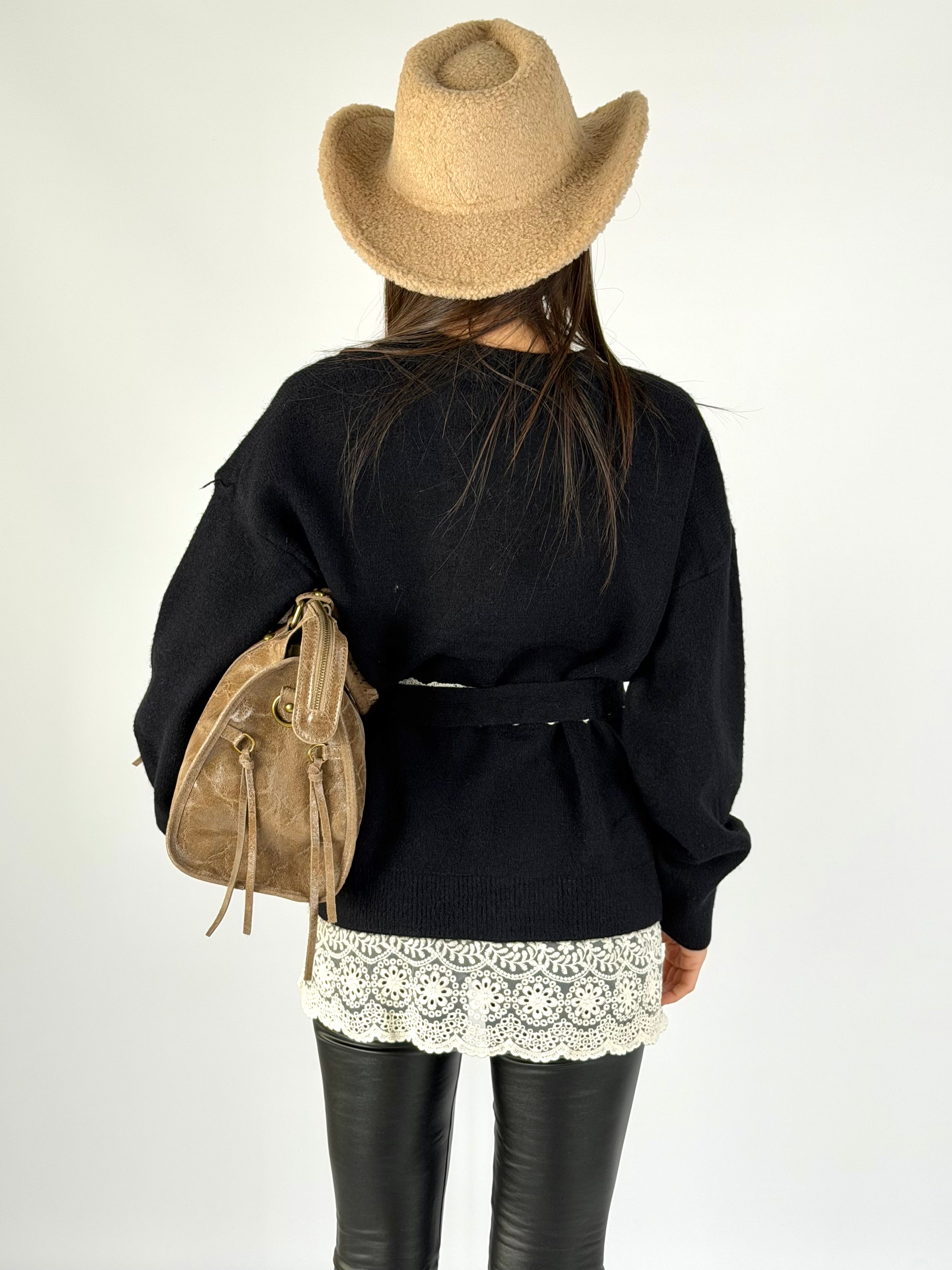 Maglia cintura ricami nero