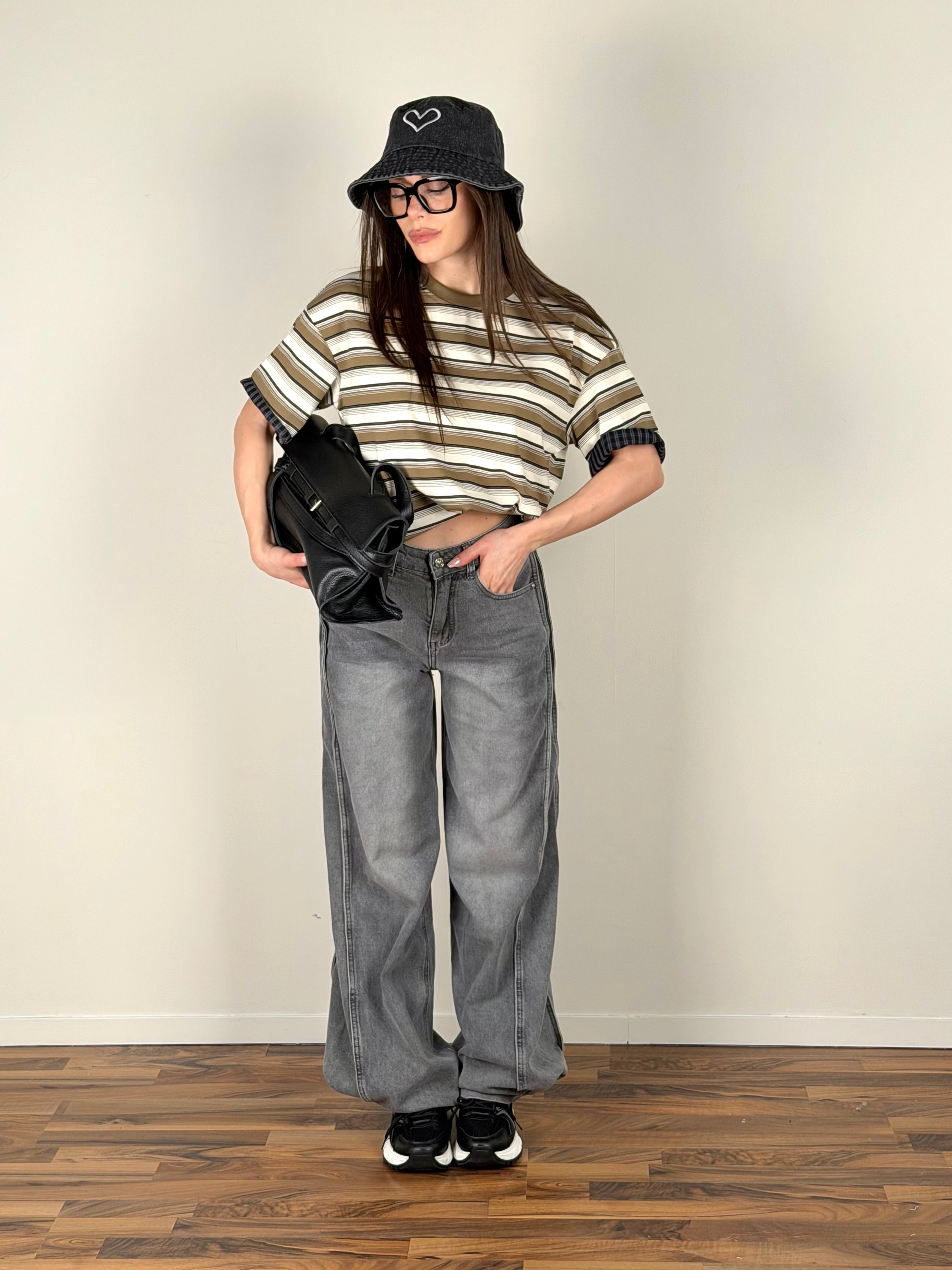 T-shirt rubacuori fango