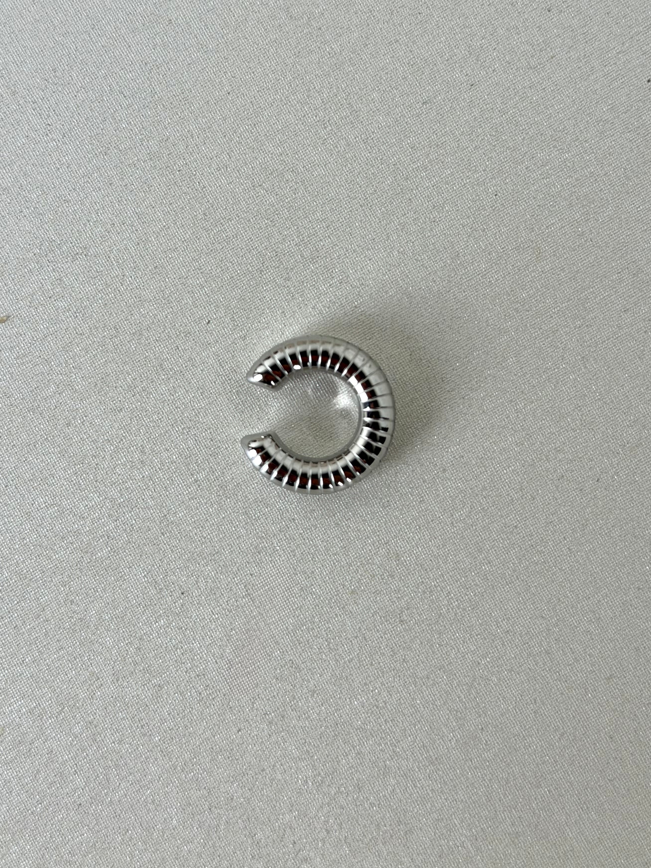 Earcuff Zigrinato - collezione Symbol argento