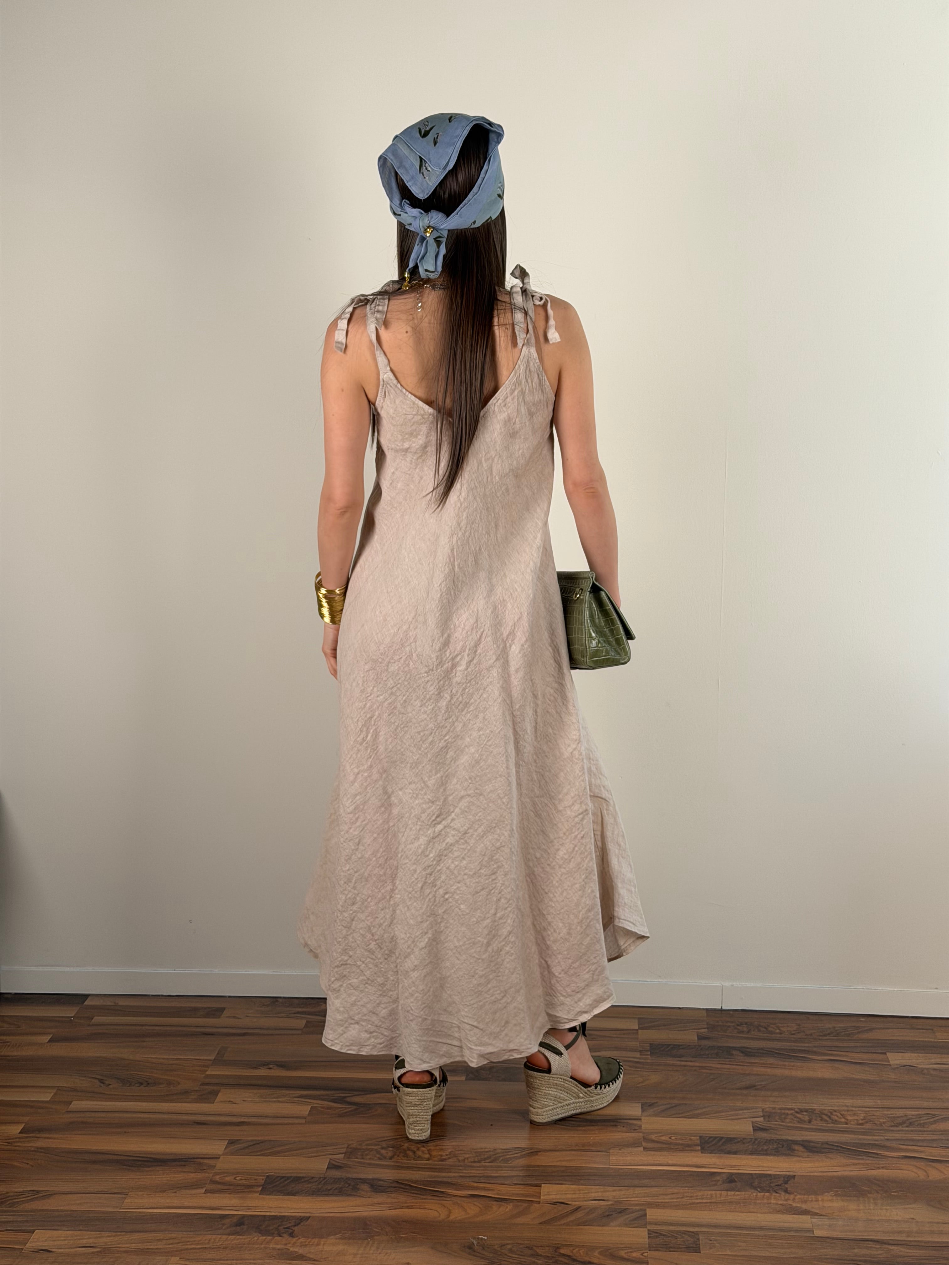 Abito fiocchi beige