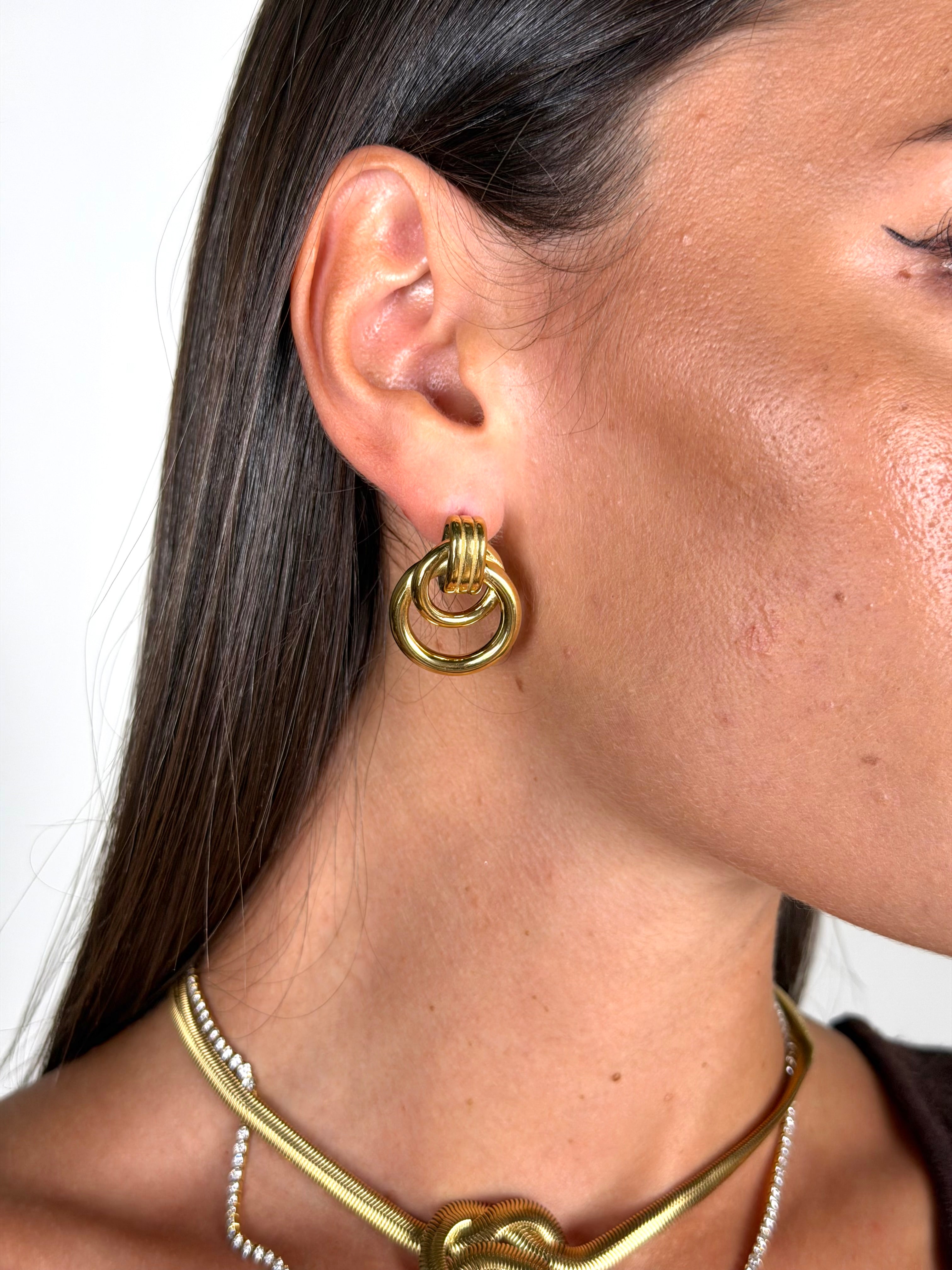 Orecchini versus - collezione versus oro