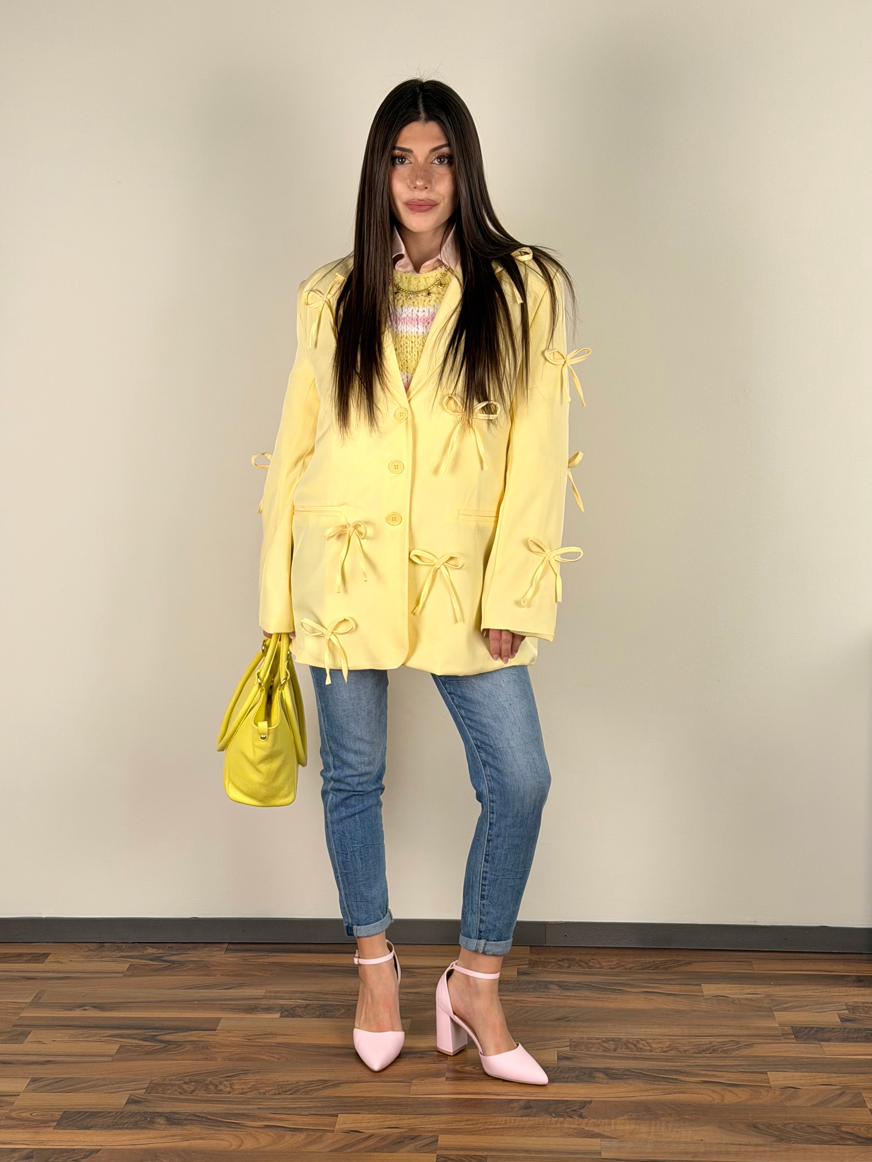 Giacca fiocchi gialla