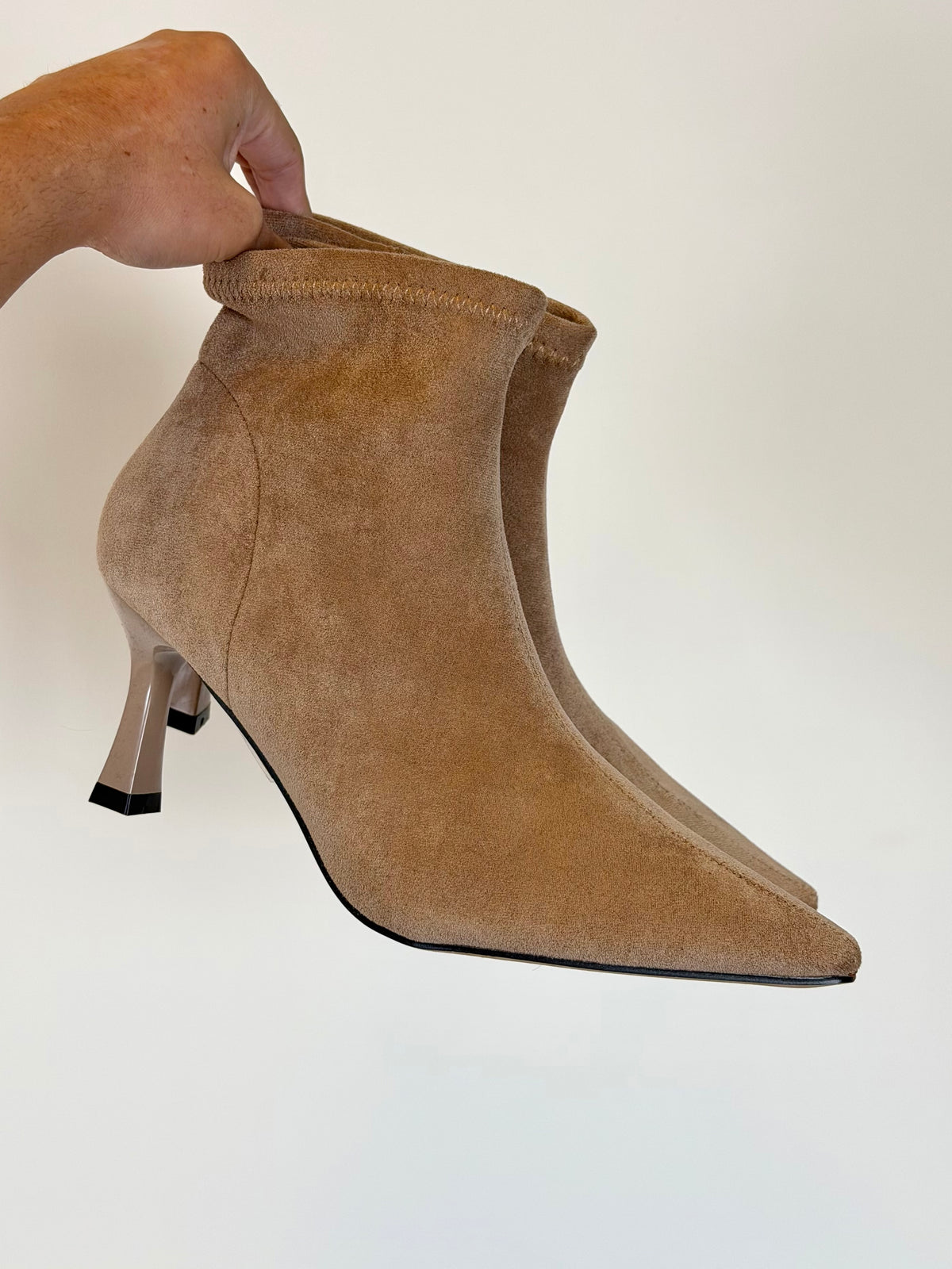 Tronchetto scamosciato Amira beige