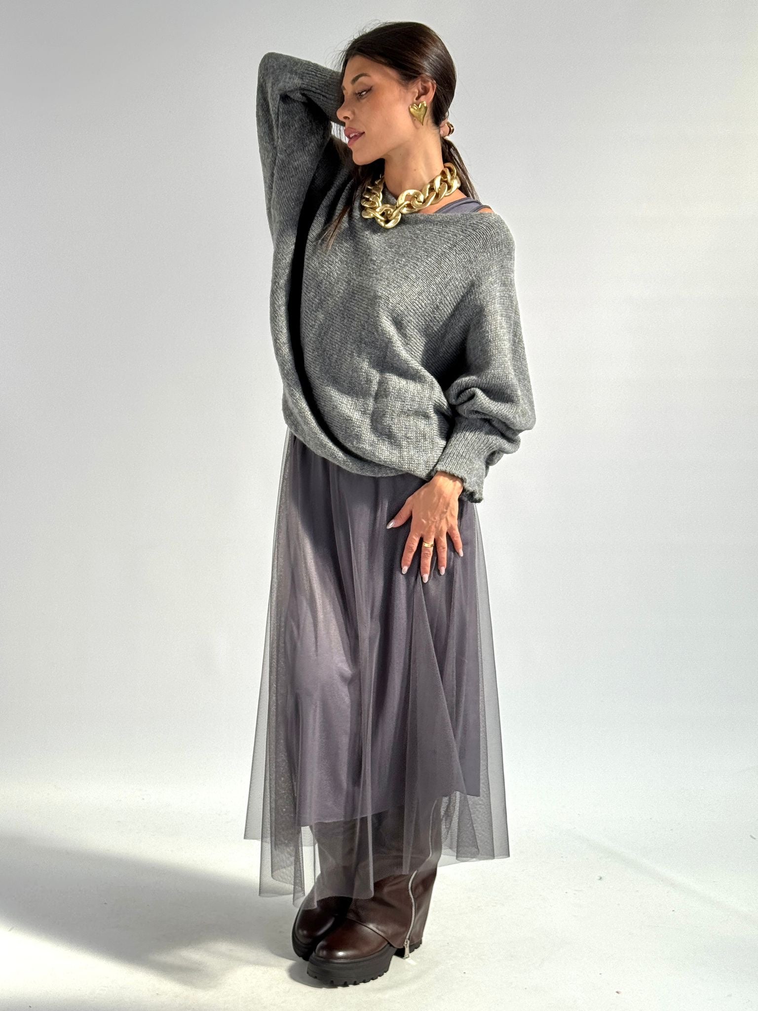 Abito tulle con maglioncino grigio