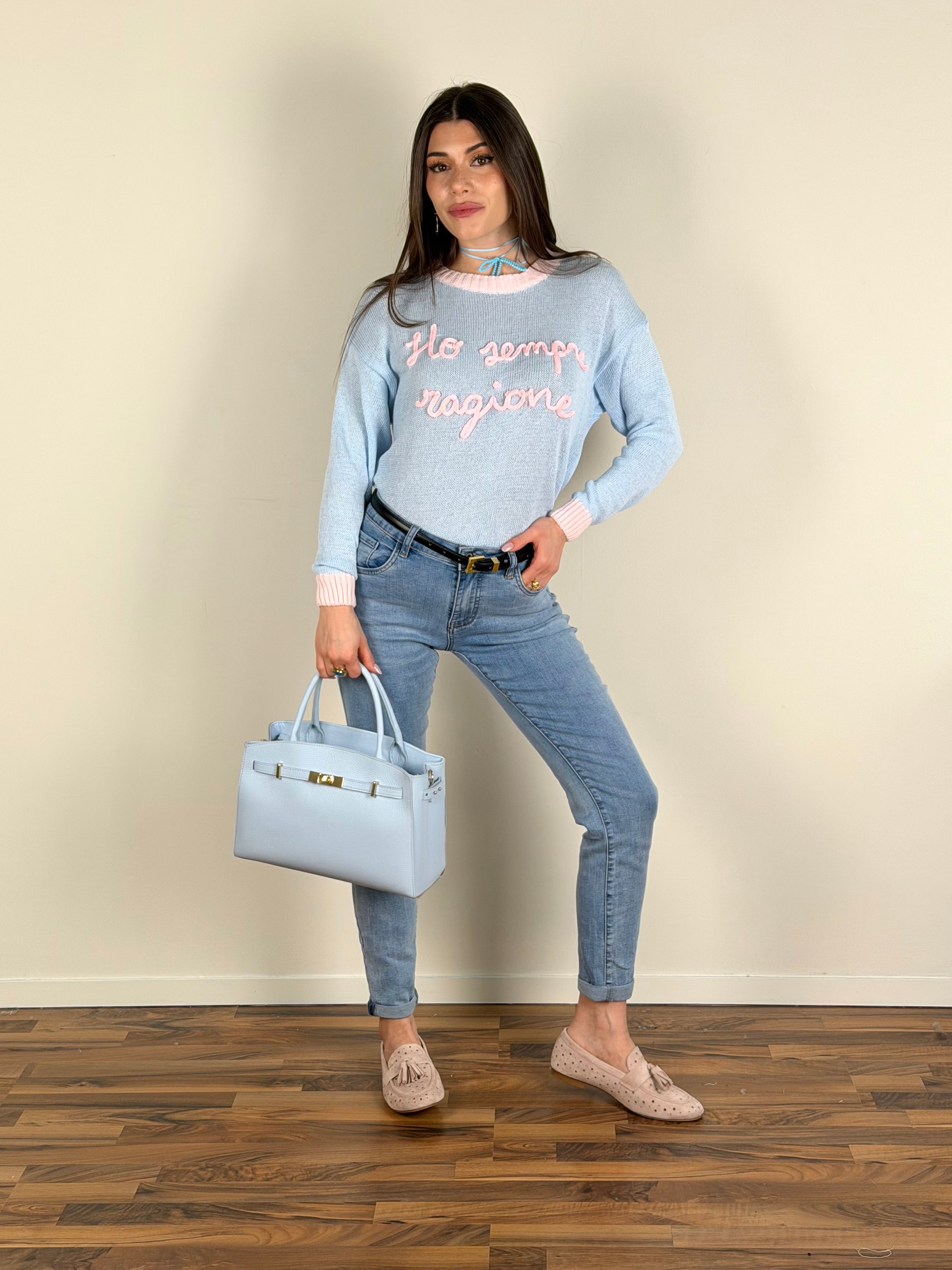 Maglia “ho sempre ragione” base celeste/rosa