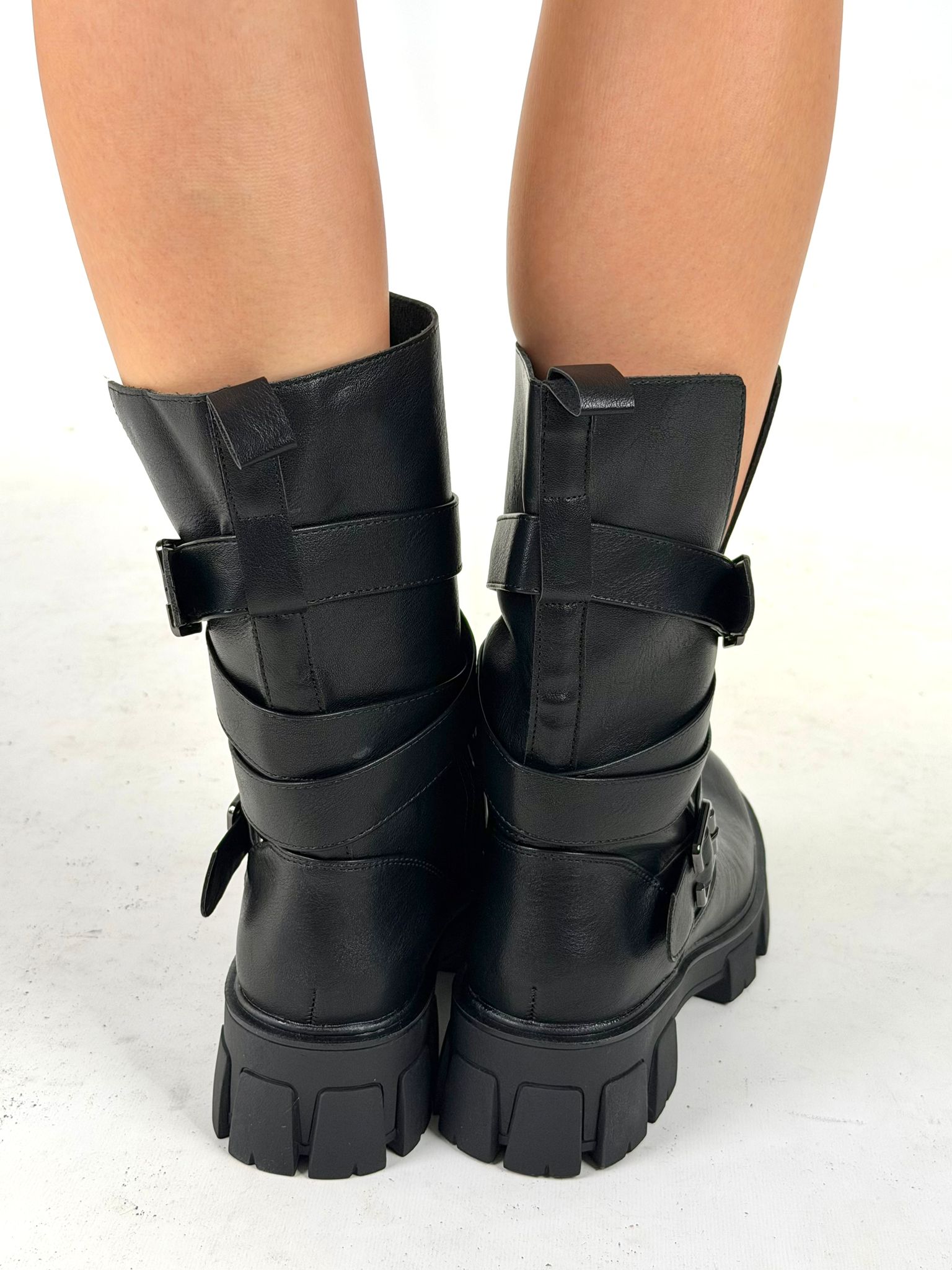 Stivale fibbie intreccio nero