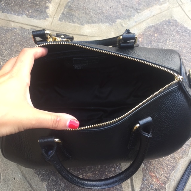 Giulia, borsa con borchie in vera pelle – MARTINAKLEINE